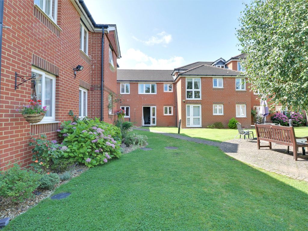 1 bed flat for sale in Warner Court, Yorktown Road, Sandhurst