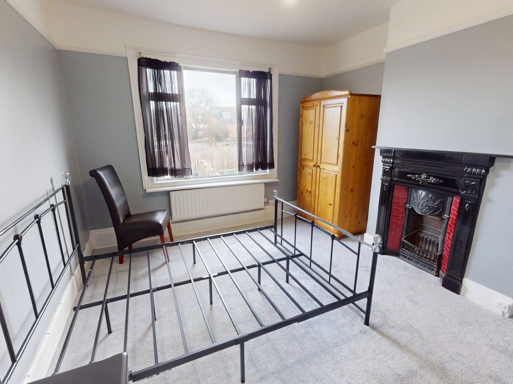 Room to rent in Nutfield Road, Thornton Heath CR7, £750 pcm Zoopla