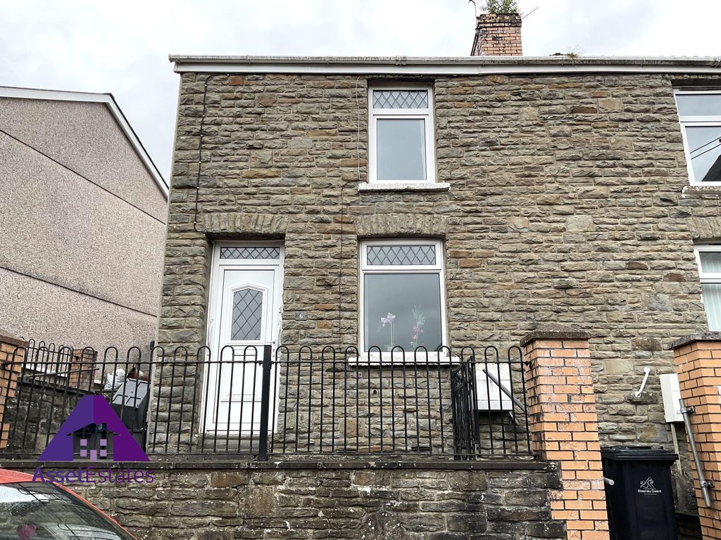 2 bed end terrace house for sale in Brooklyn Terrace, Llanhilleth