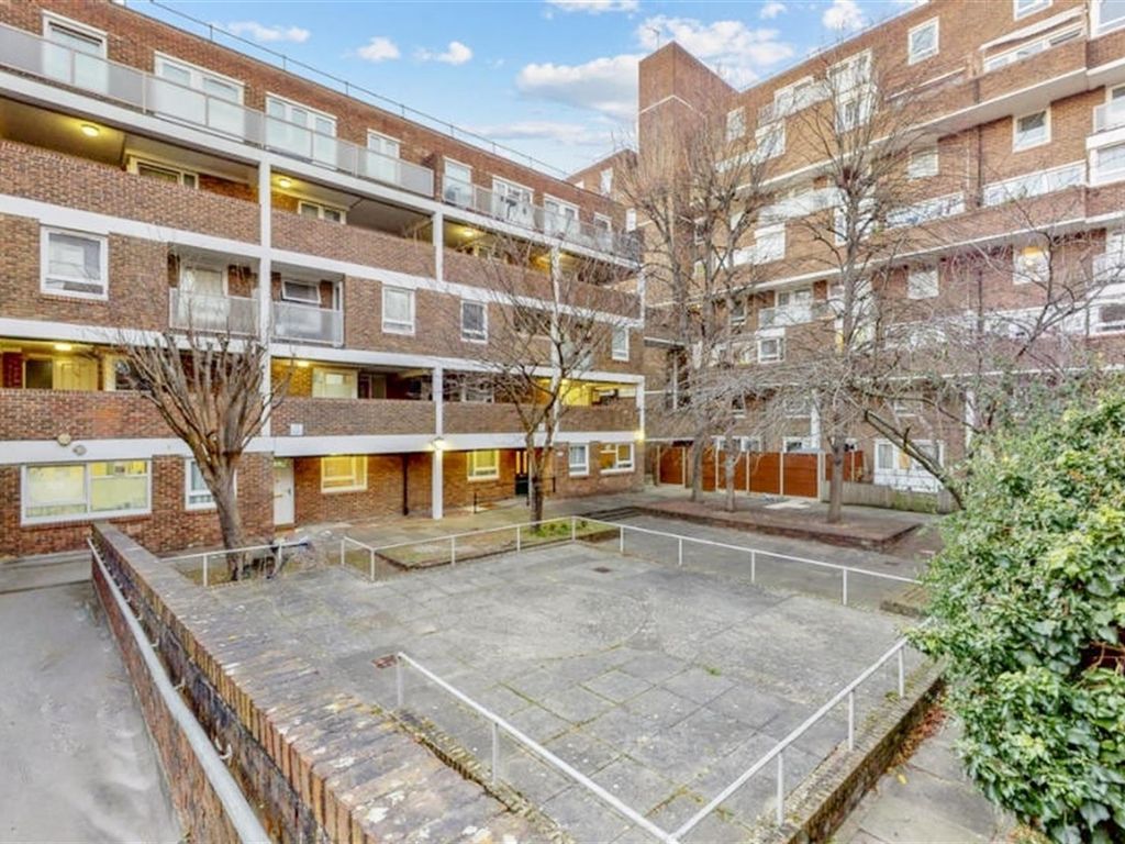 Lipton Road, London E1  