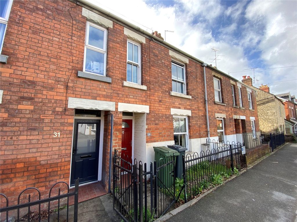 3 bed terraced house for sale in Bath Road, Stonehouse, Gloucestershire