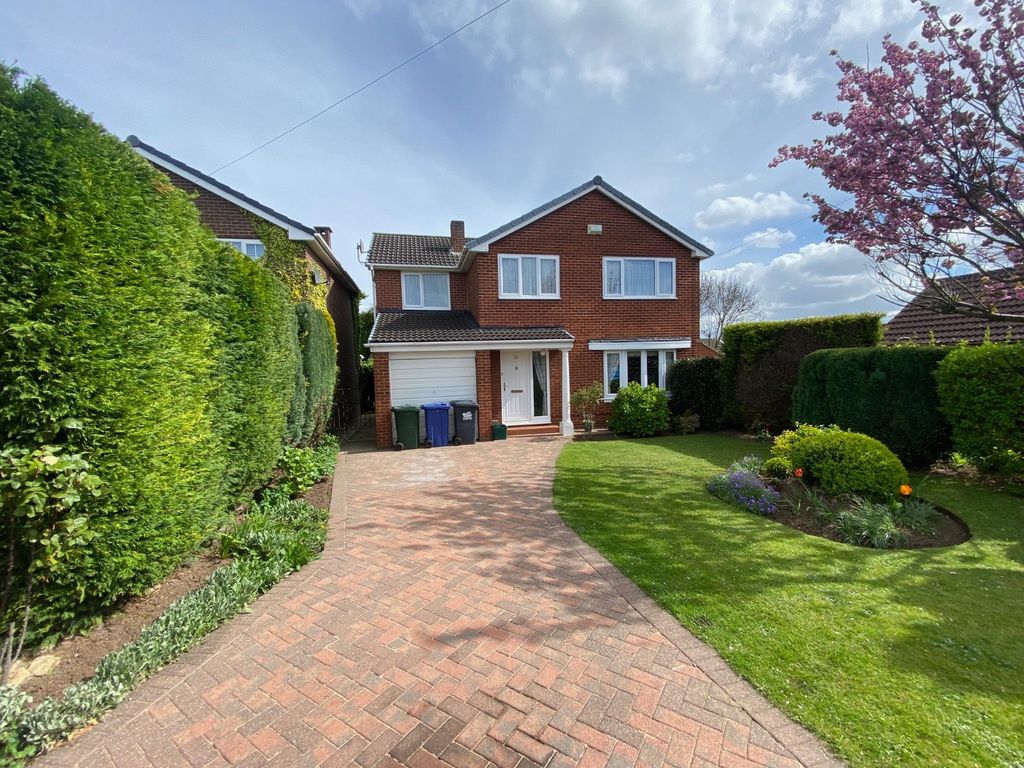 4 bed detached house for sale in Dean Close, Sprotbrough, Doncaster