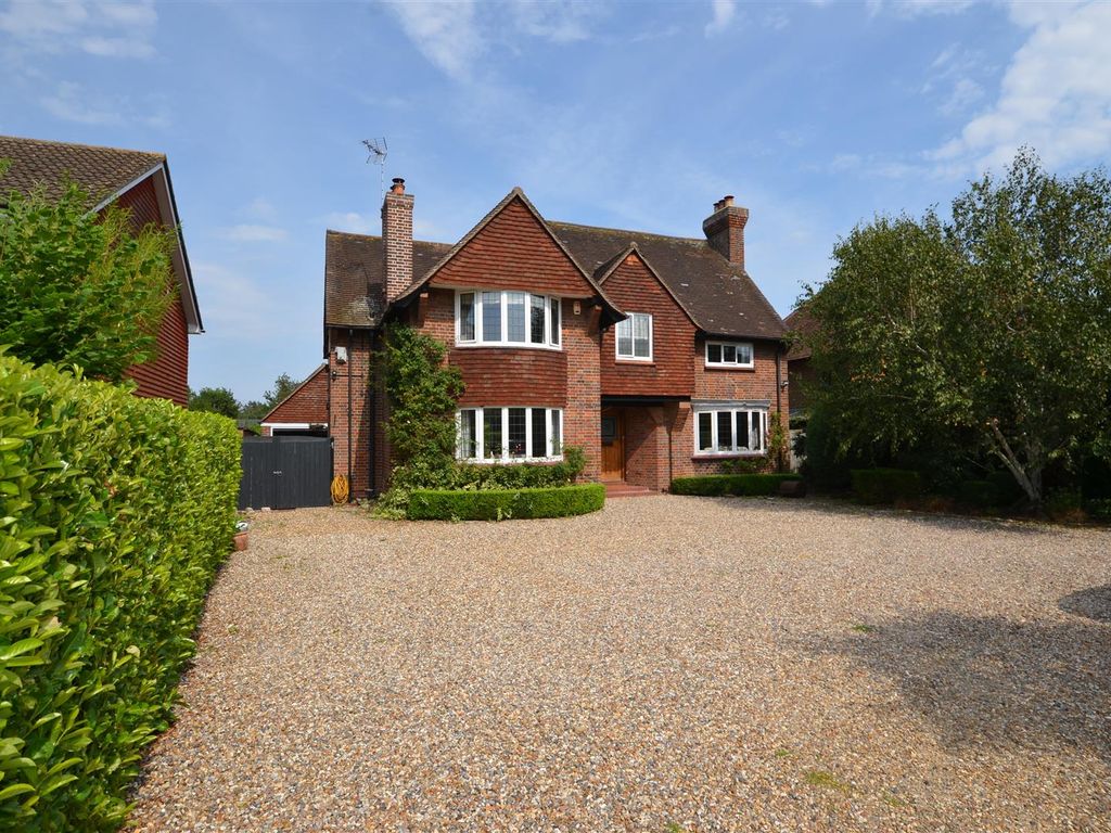 4 bed property for sale in Wendover Road, Aylesbury HP21 Zoopla