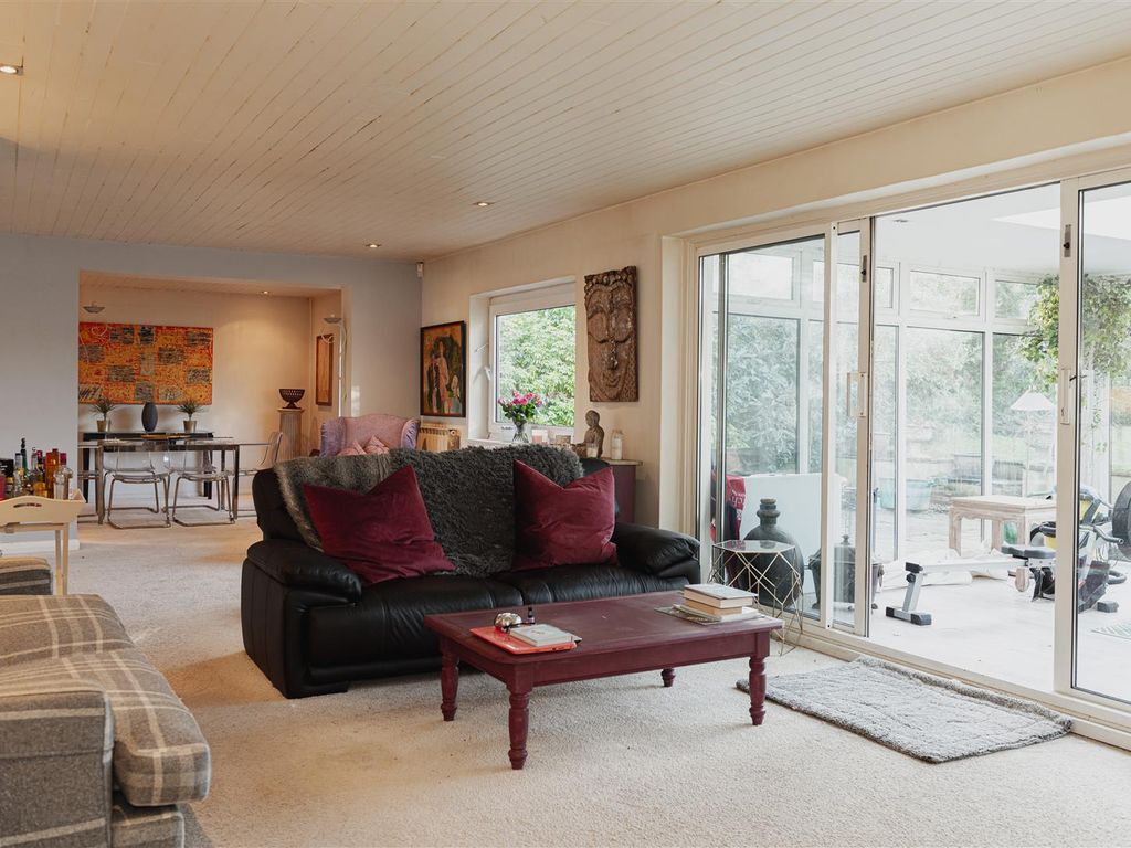 4 bed detached bungalow for sale in Banstead Road, Banstead SM7, £