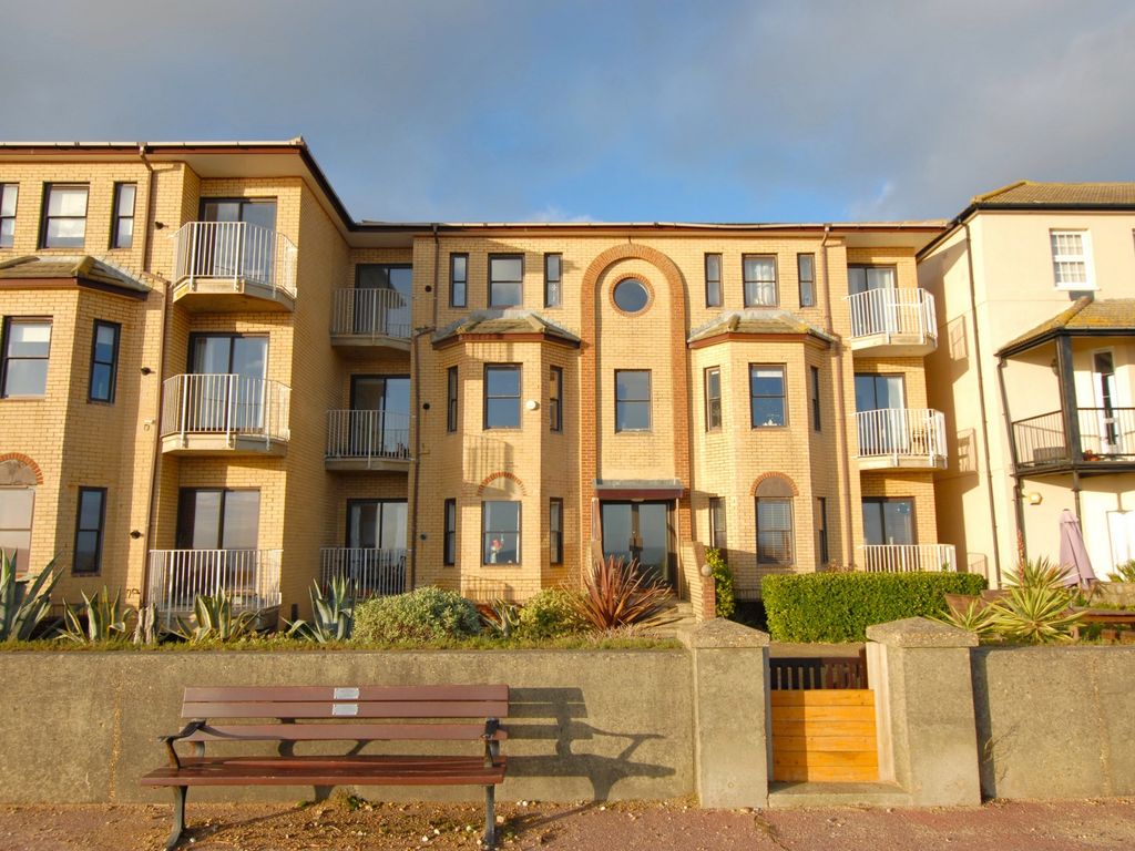 2 bed flat for sale in Marine Parade, Hythe CT21, £335,000 Zoopla