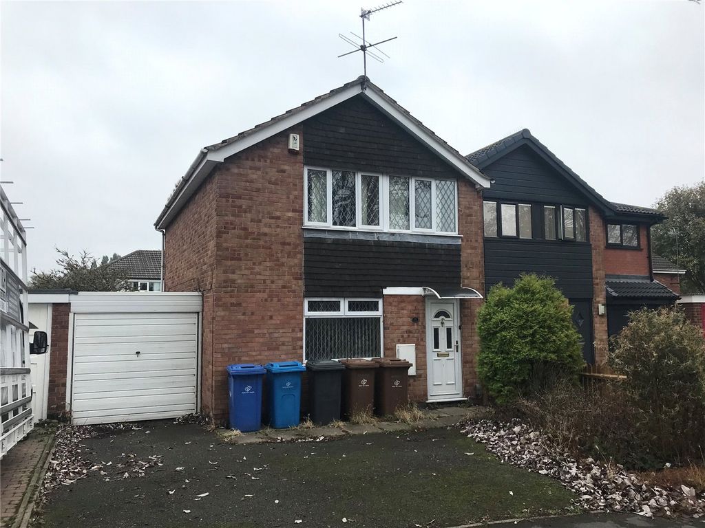 3 bed semidetached house for sale in The Chase, Sinfin, Derby