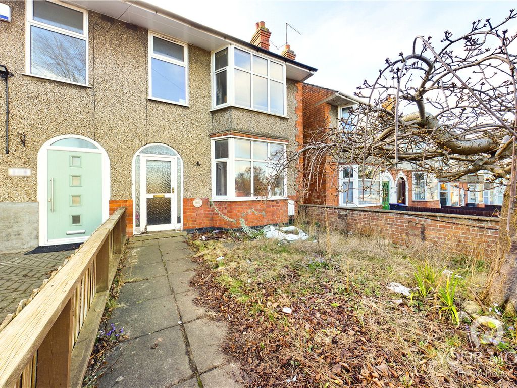 4 bed terraced house for sale in Kingsley Road, Kingsley, Northampton