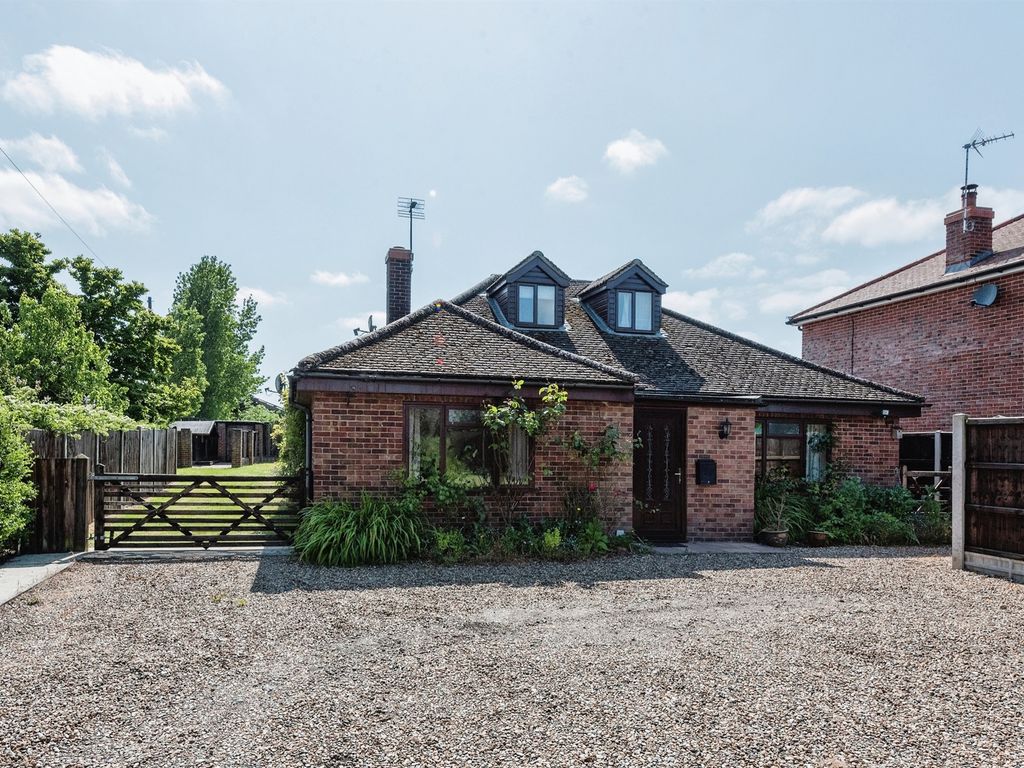 4 bed bungalow for sale in Garden House Lane, Rickinghall, Diss IP22
