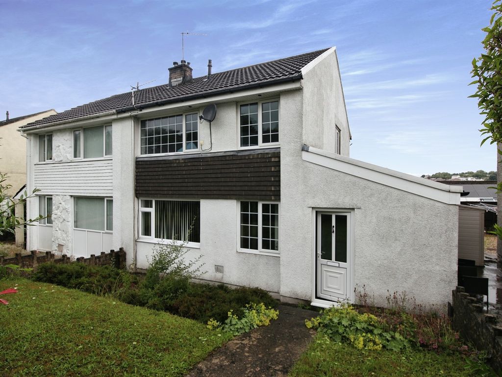 3 bed semidetached house for sale in St. James Close, Maesycwmmer