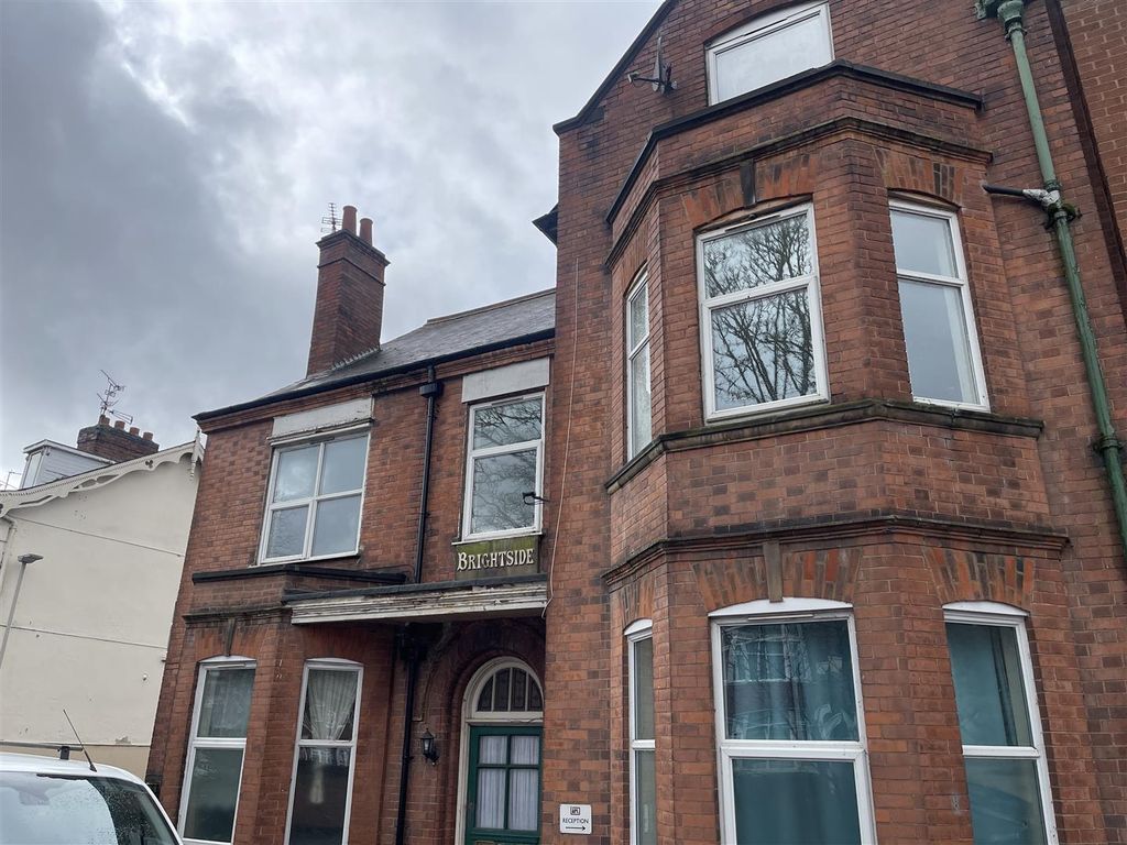 3 bed flat to rent in Aylestone Road, Aylestone, Leicester LE2, £750