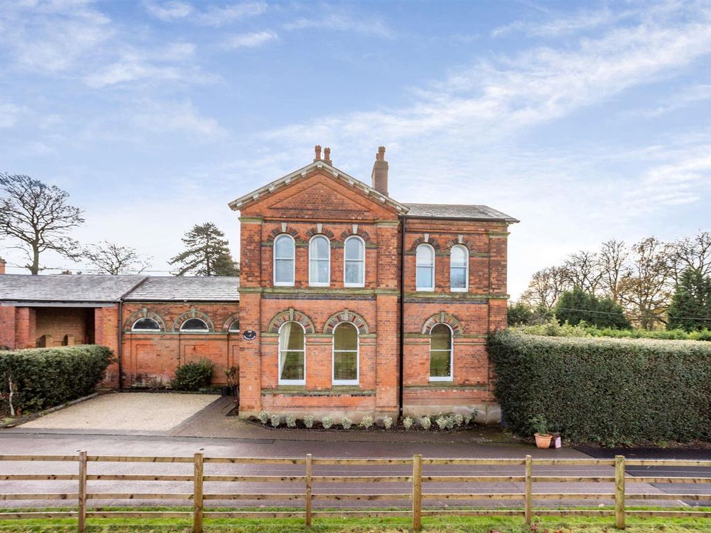 4 bed property for sale in Canwell Drive, Canwell, Sutton Coldfield B75