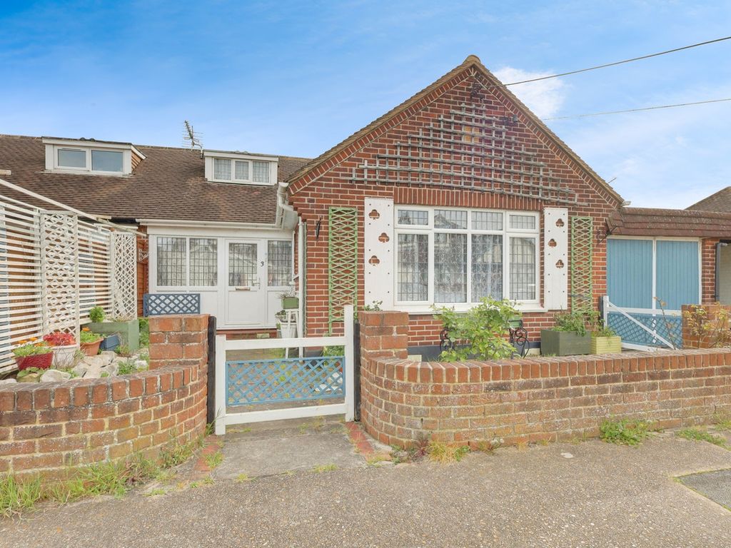 2 bed semidetached bungalow for sale in Weel Road, Canvey Island SS8
