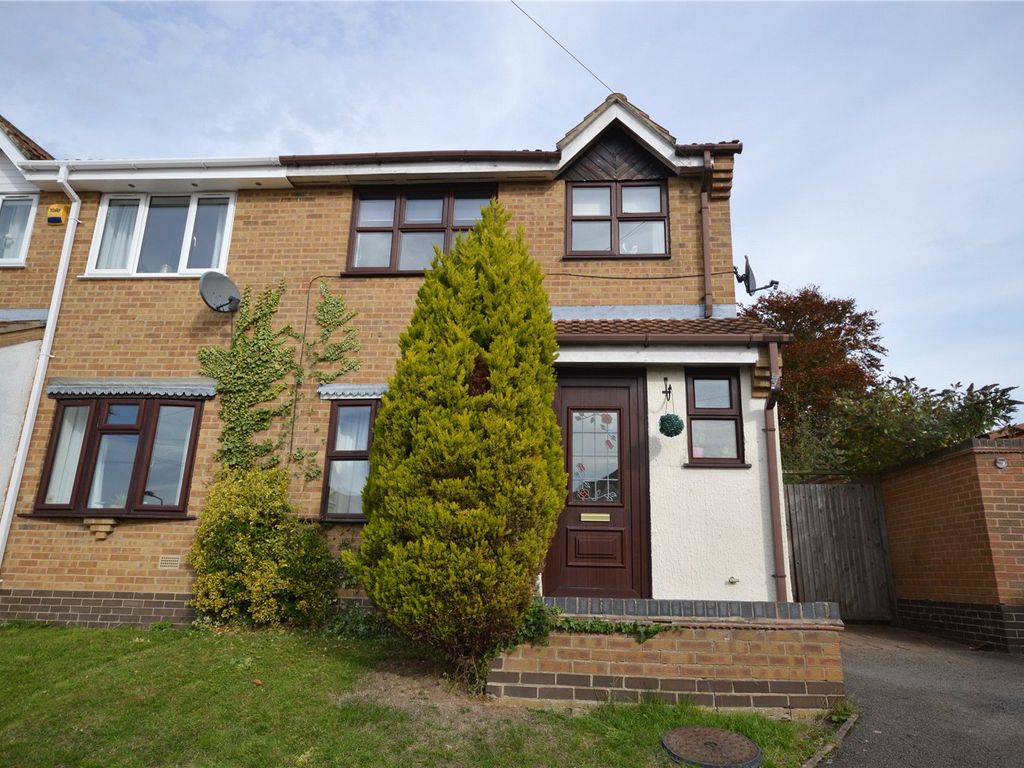 3 bed semidetached house for sale in Greenlands, Midway, Swadlincote