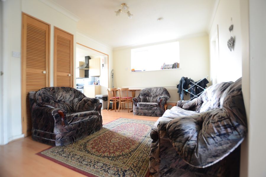 Room to rent in Whitmore Green, Farnham GU9 Zoopla