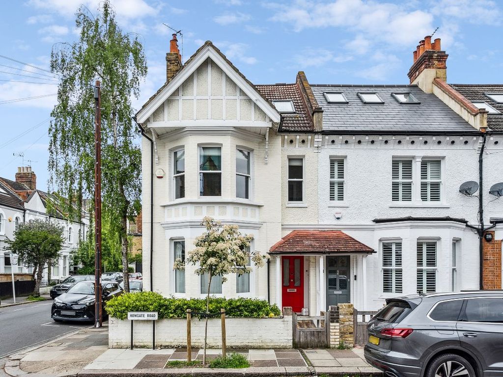 5 bed semidetached house for sale in Howgate Road, London SW14, £