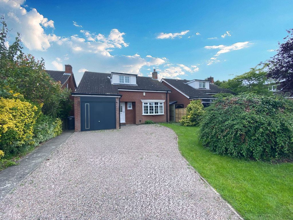 3 bed detached house for sale in The Ridgeway, Burbage LE10, £340,000