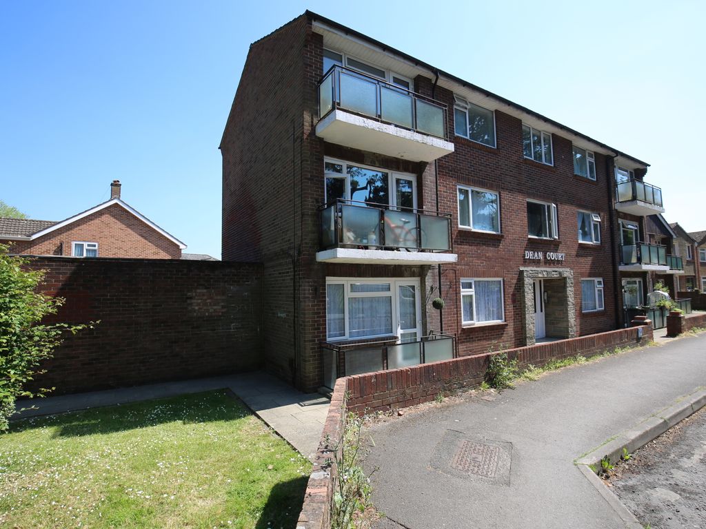 3 bed flat to rent in No Deposit Option, West End Road, Bitterne SO18