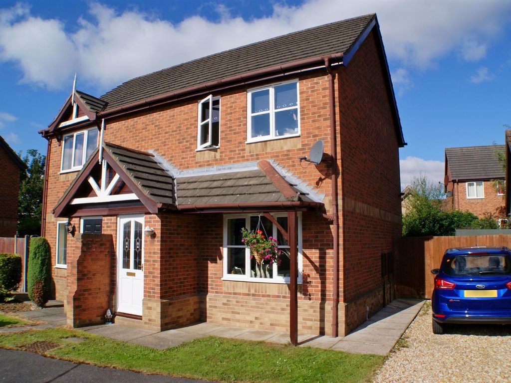 2 bed semidetached house to rent in Greenholme Close, Lincoln LN2, £