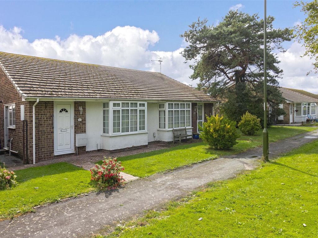 2 bed semidetached bungalow for sale in Finches Close, Lancing BN15, £