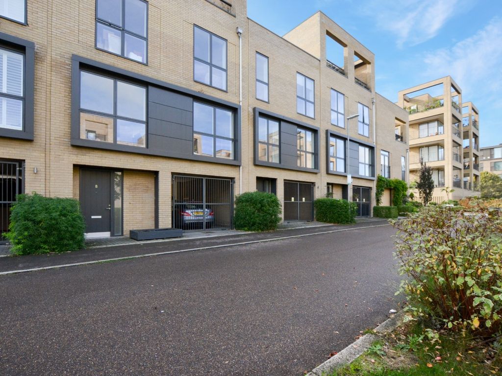Whitelocks Drive, Trumpington, Cambridge CB2  
