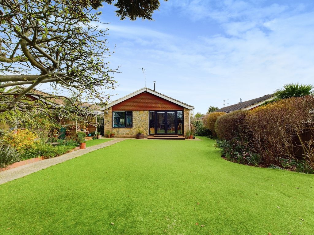 3 bed detached bungalow for sale in Four Trees, Durrington Hill