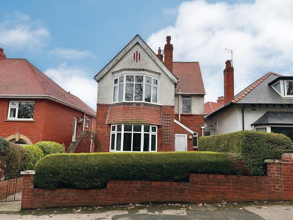 3 bed detached house for sale in Peasholm Drive, Scarborough YO12 Zoopla