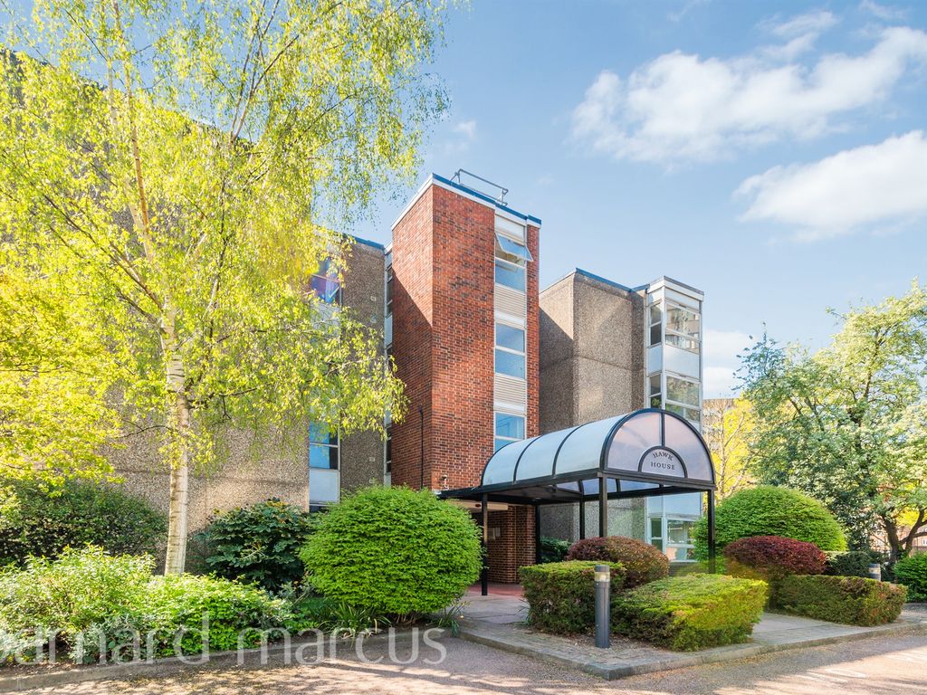 Sullivan Close, London SW11  