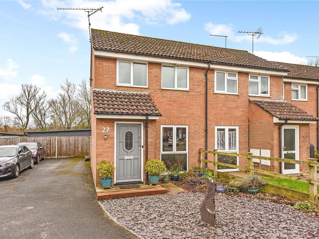 1 bed end terrace house for sale in Gaskell Close, Holybourne