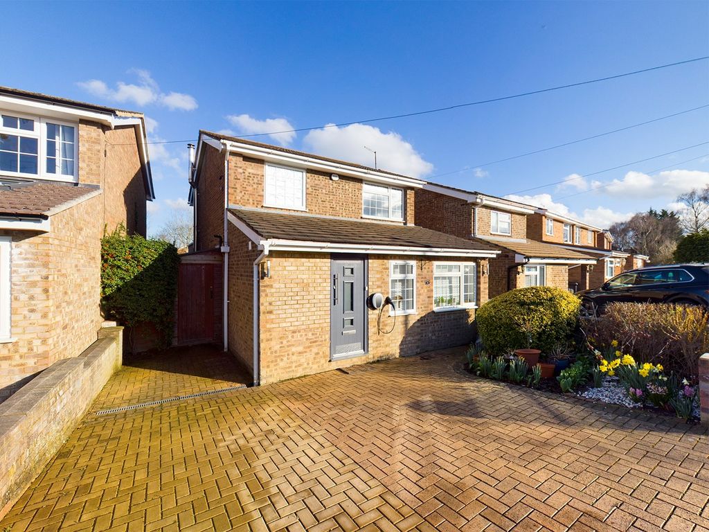 3 bed detached house for sale in Bowmans Avenue, Hitchin SG4 Zoopla