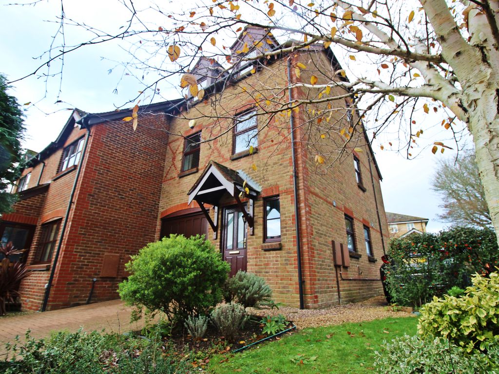 Woodland Lane, Chichester PO19