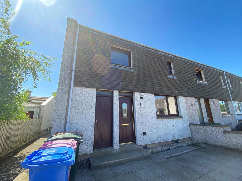 3 bed end terrace house for sale in Birnie Place, Mosstodloch