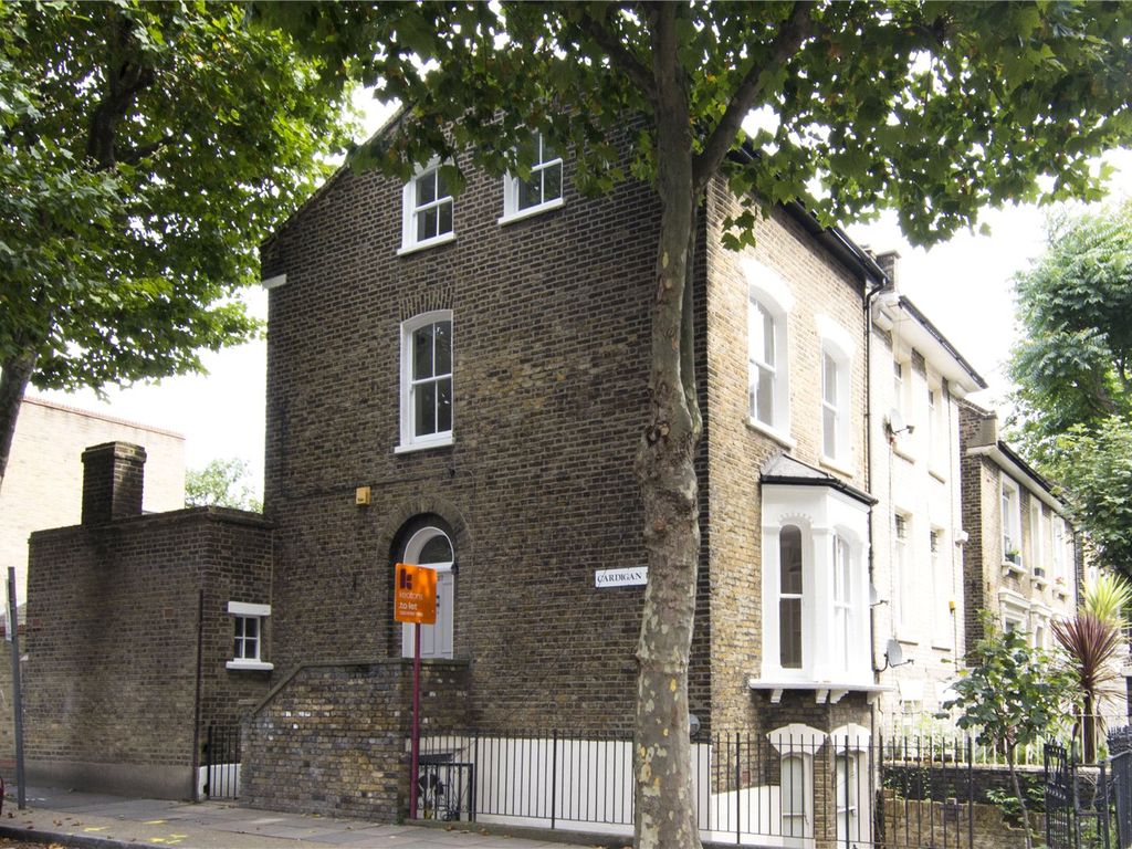 3 bed flat for sale in Tredegar Road, Bow, London E3 Zoopla