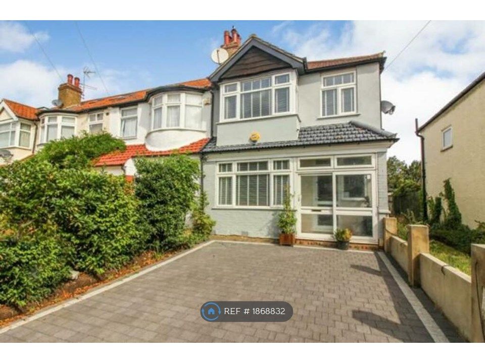 3 bed semidetached house to rent in Ladywood Road, Surbiton KT6, £