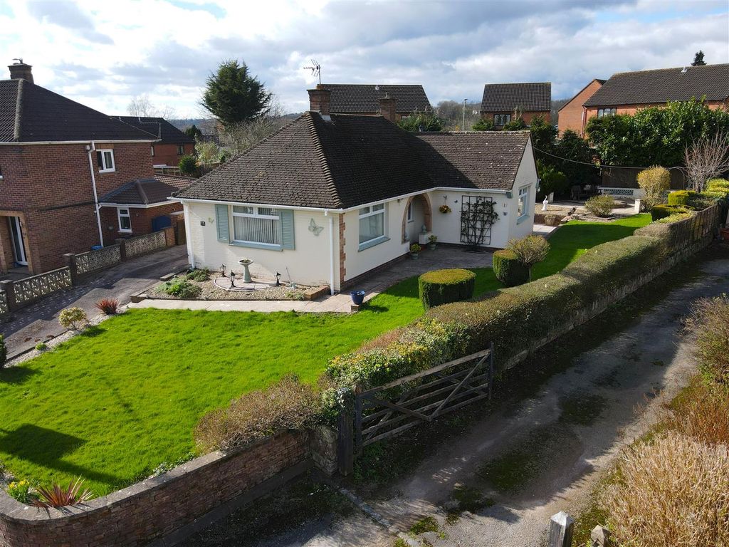2 bed detached bungalow for sale in Kimberley Drive, Lydney GL15, £