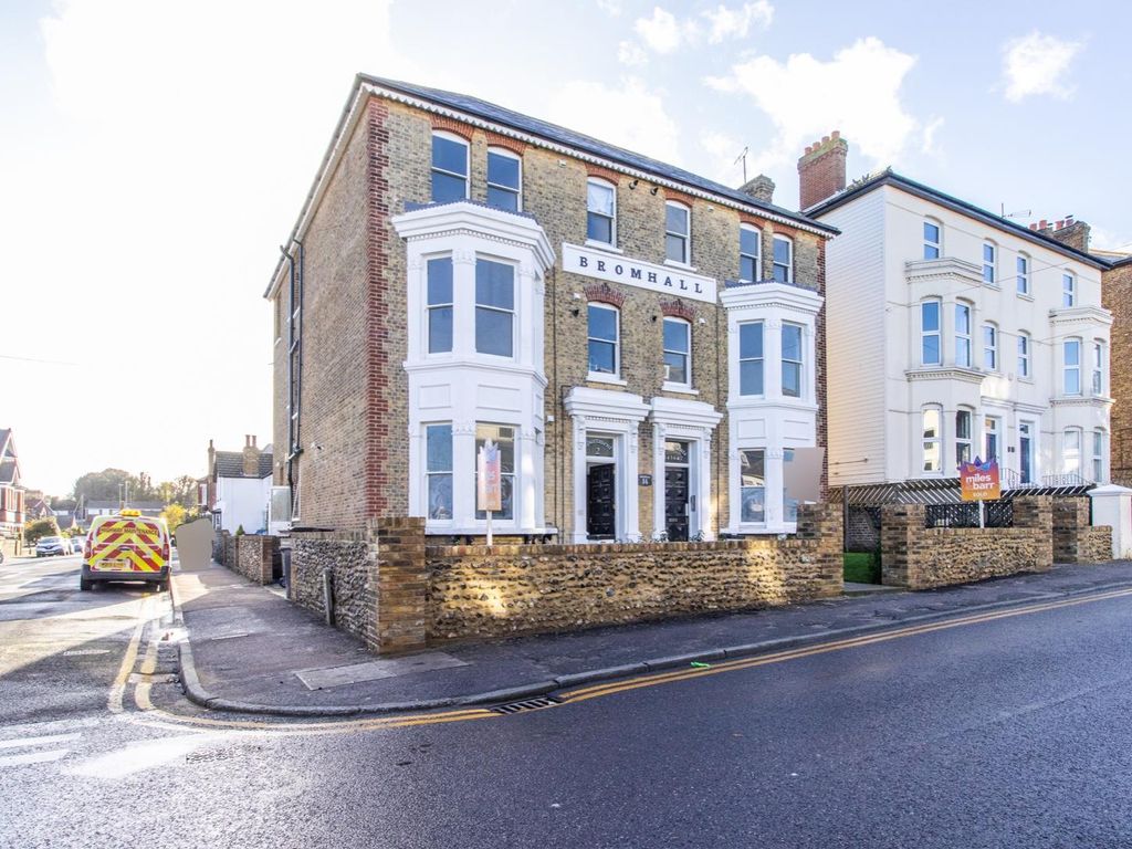 3 bed flat for sale in Granville Road, Broadstairs CT10 Zoopla