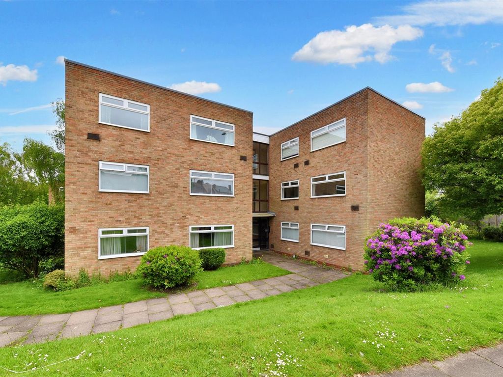 2 bed flat for sale in Walmead Croft, Harborne, Birmingham B17, £