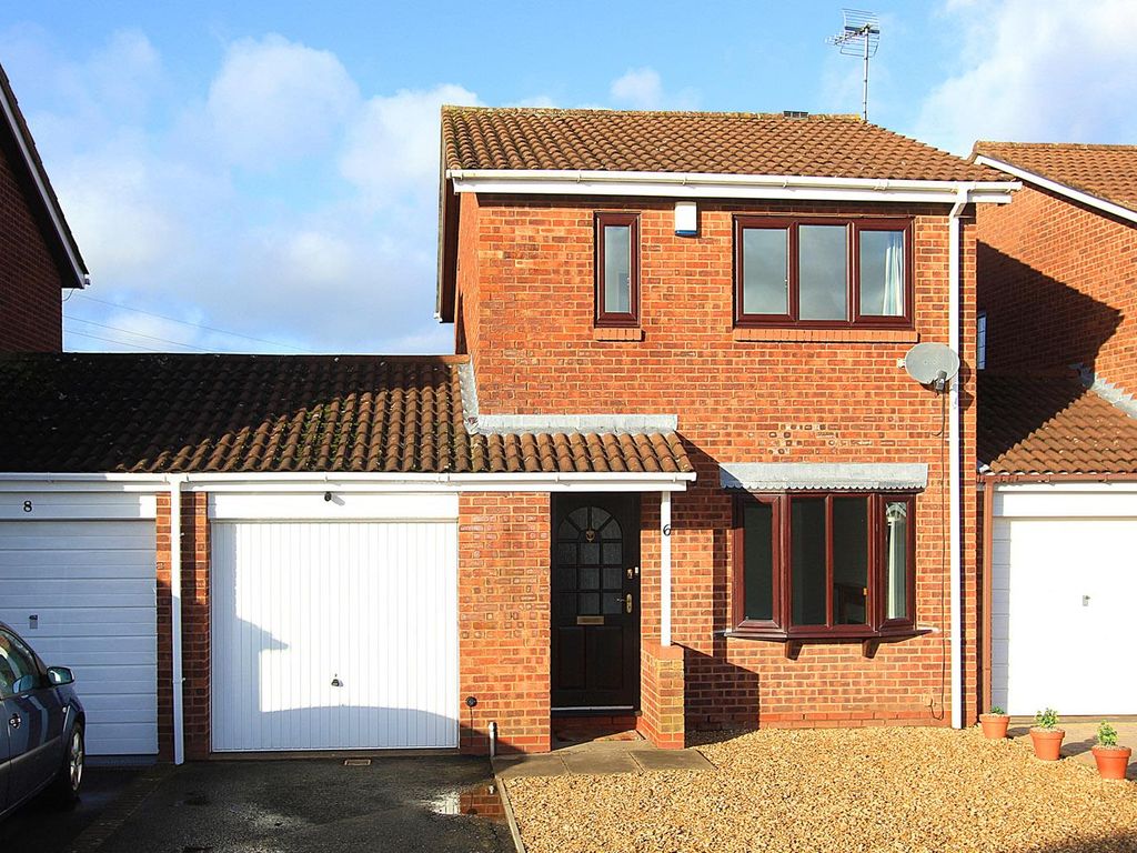 3 bed linkdetached house to rent in Furnace Close, Wombourne