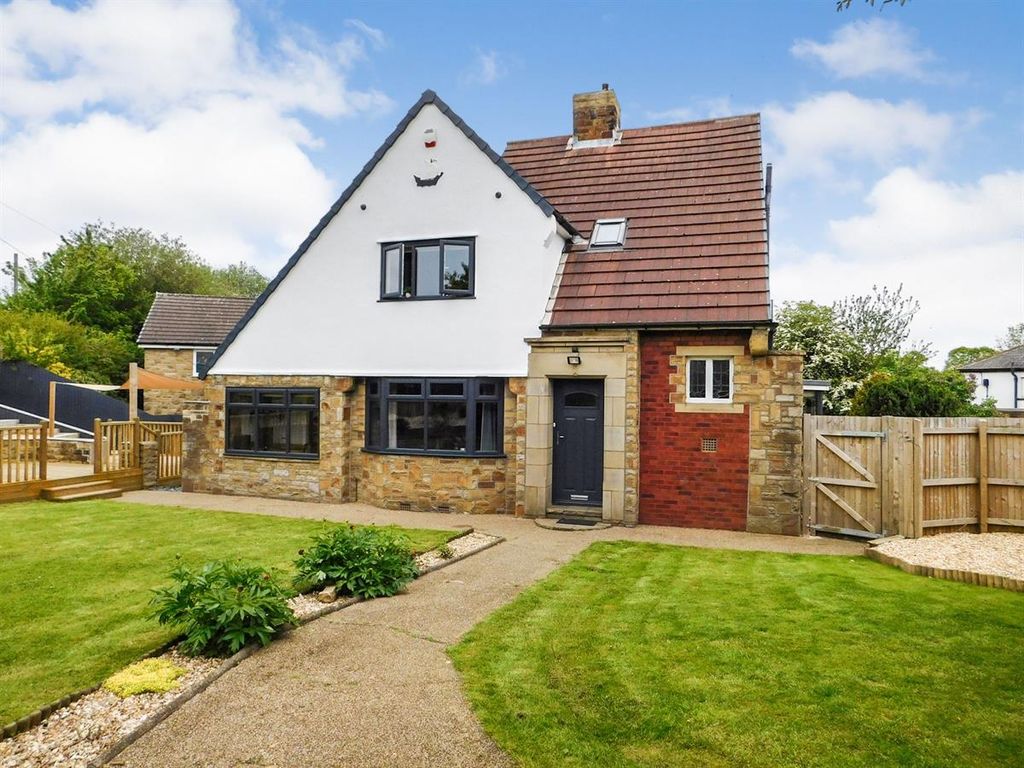 4 bed detached house to rent in Birkenshaw Lane, Birkenshaw, Bradford