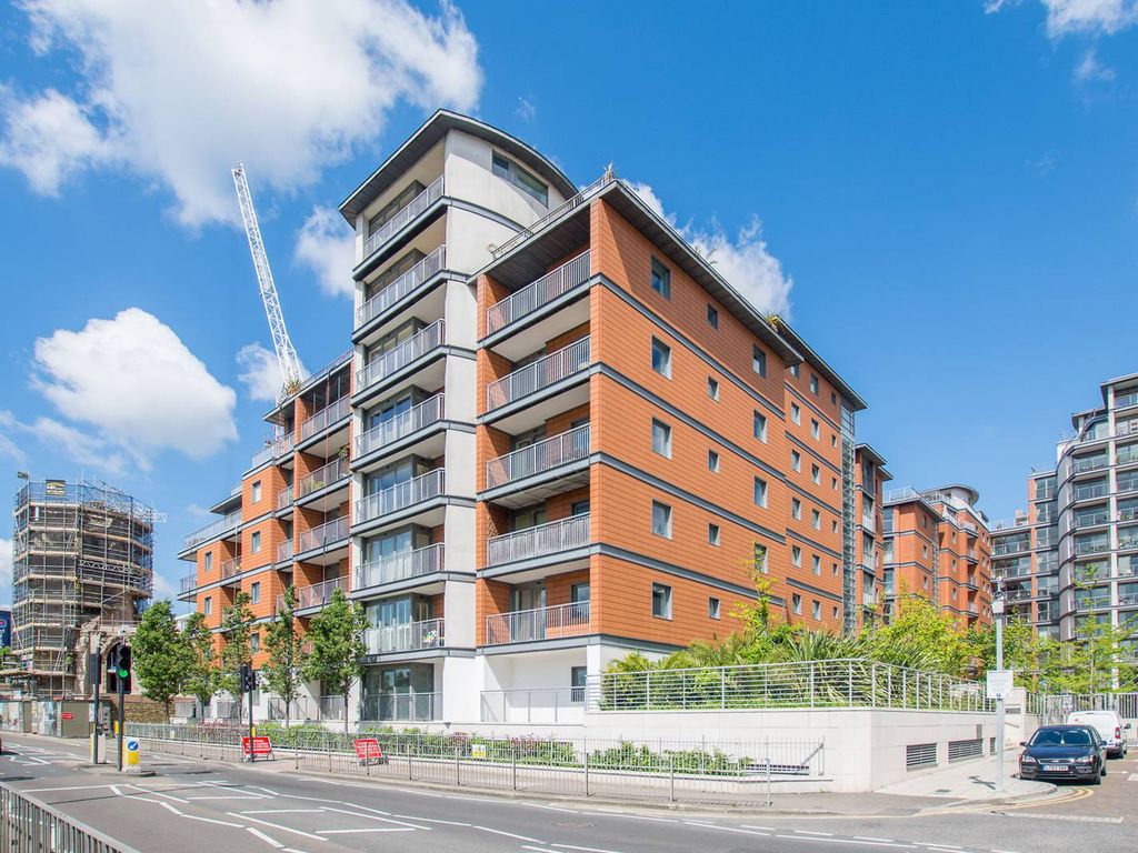 1 bed flat for sale in Holland Gardens, Kew Bridge, Brentford TW8, £