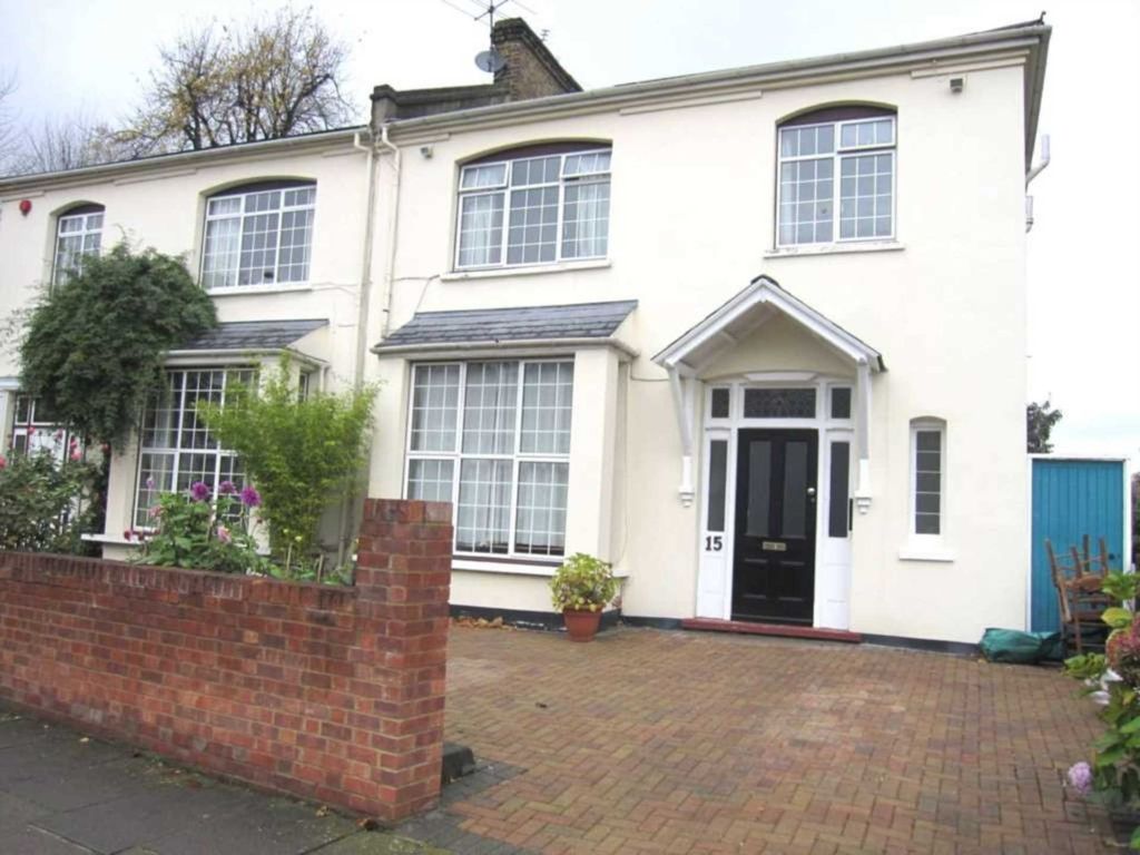 Studio to rent in Wellesley Road, Chiswick W4, £800 pcm Zoopla