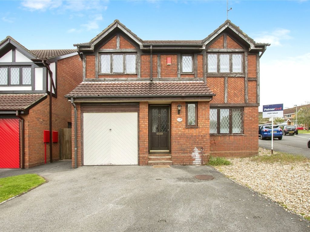 4 bed detached house for sale in Marshwood Avenue, Poole BH17, £380,000