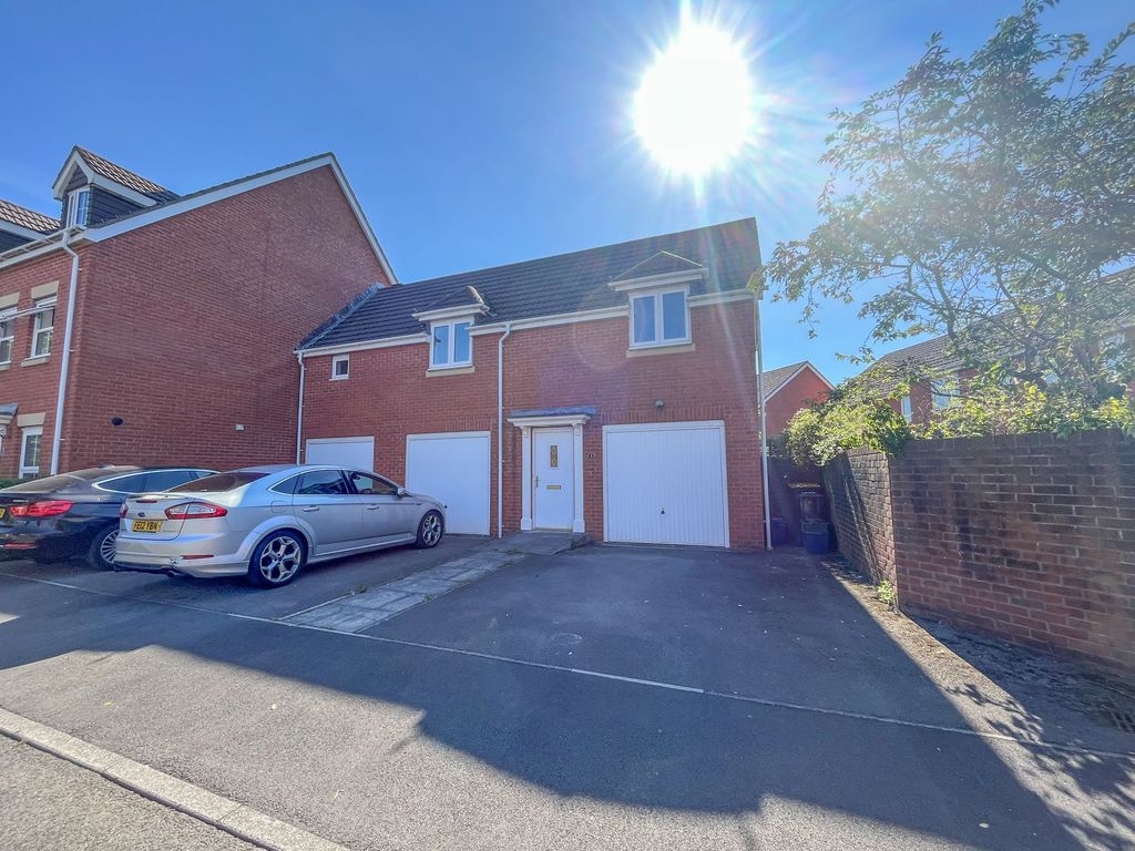 2 bed flat for sale in Brigantine Close, Newport NP10 Zoopla