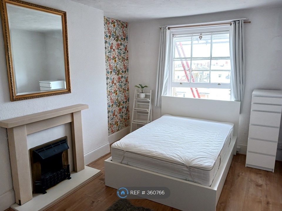 Studio to rent in Brunswick Place, Brighton BN3 Zoopla
