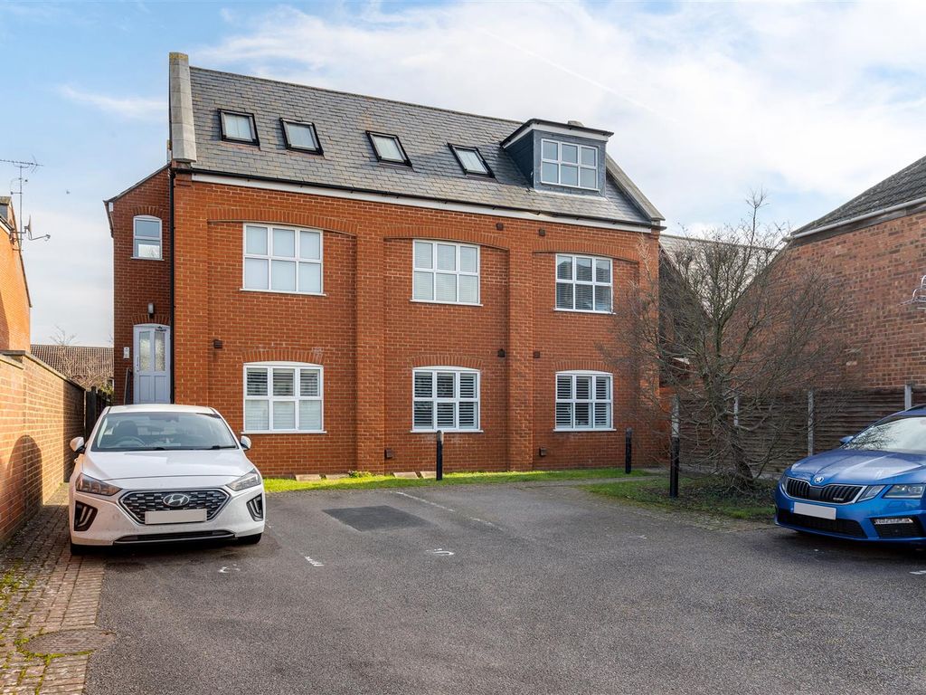 2 bed flat for sale in Church Street, Baldock, Herts SG7 Zoopla
