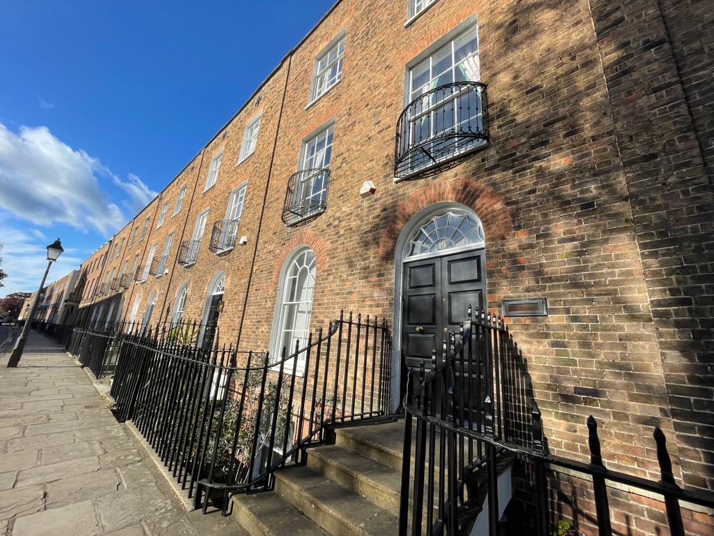 4 bed terraced house for sale in The Crescent, Taunton TA1 Zoopla