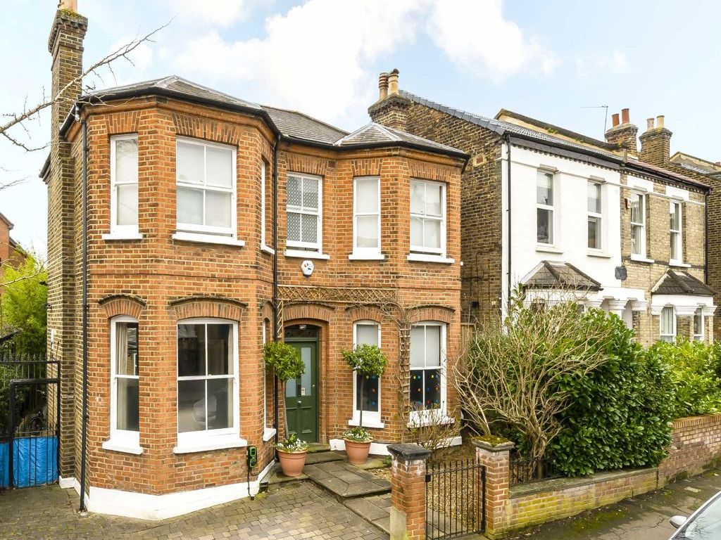 4 bed property for sale in St. Julians Farm Road, London SE27, £