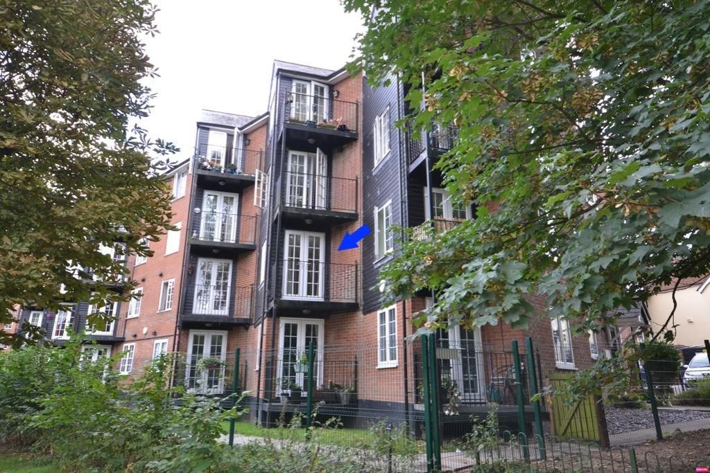 1 bed flat for sale in Castle View, Stortford CM23, £87,500