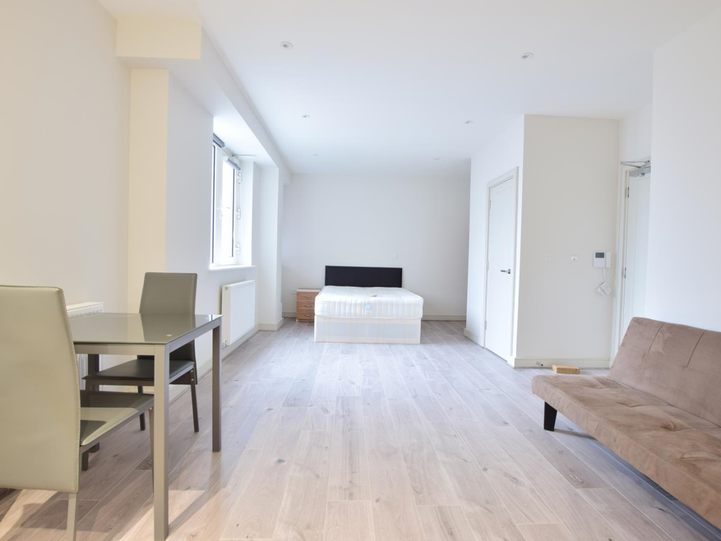 Studio to rent in Lovell House, High Street, Uxbridge, Middlesex UB8 Zoopla