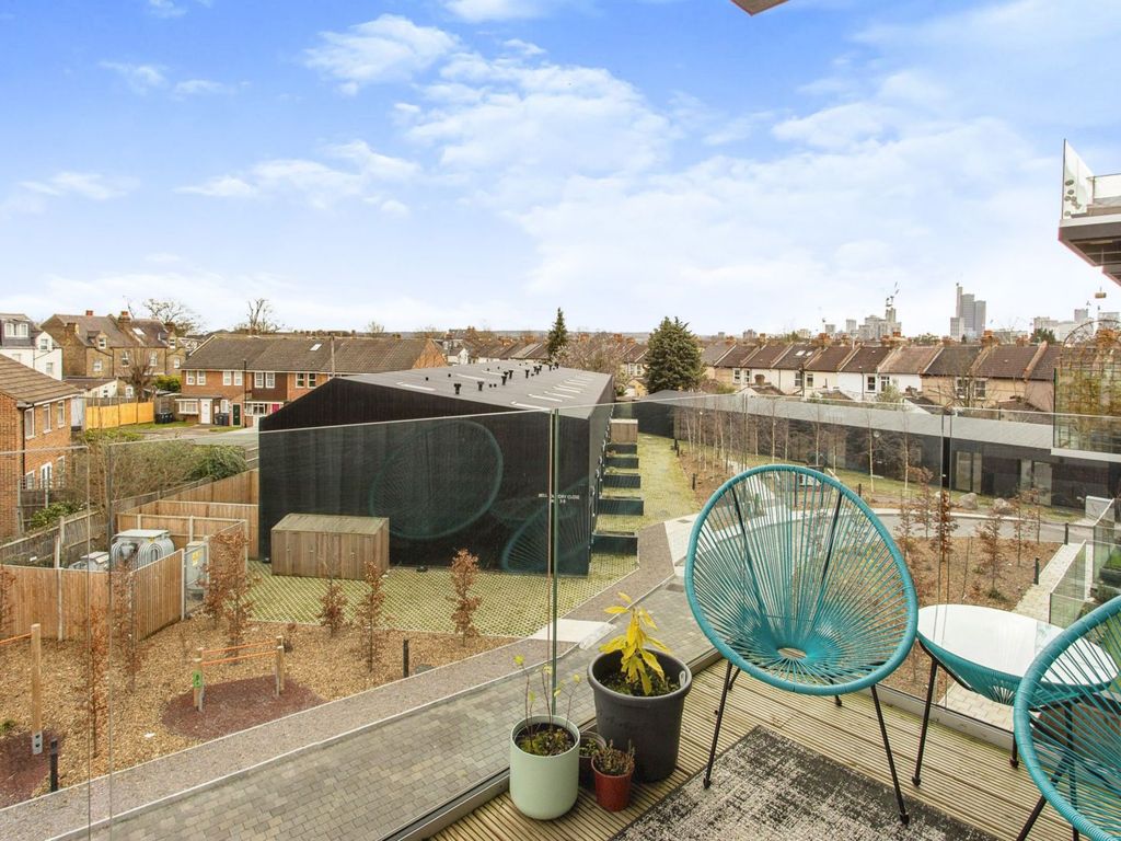 2 Bell Foundry Close, Croydon CR0  