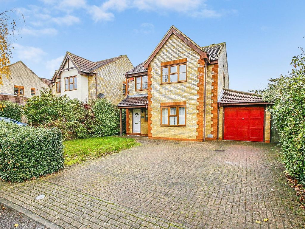 4 bed detached house for sale in Penhale Close, Tattenhoe, Milton